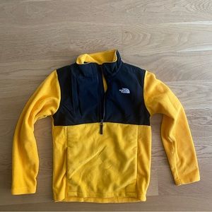 Youth fleece. Yellow and black north face